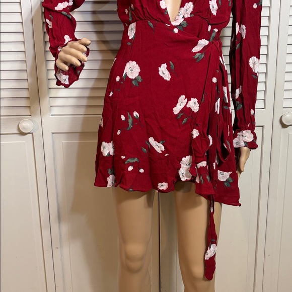 Reformation Whitby Floral Mini Wrap Dress in Opal Print Medium - Picture 7 of 14